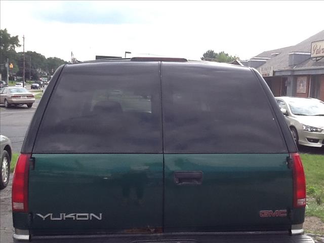 GMC Yukon 1999 photo 1