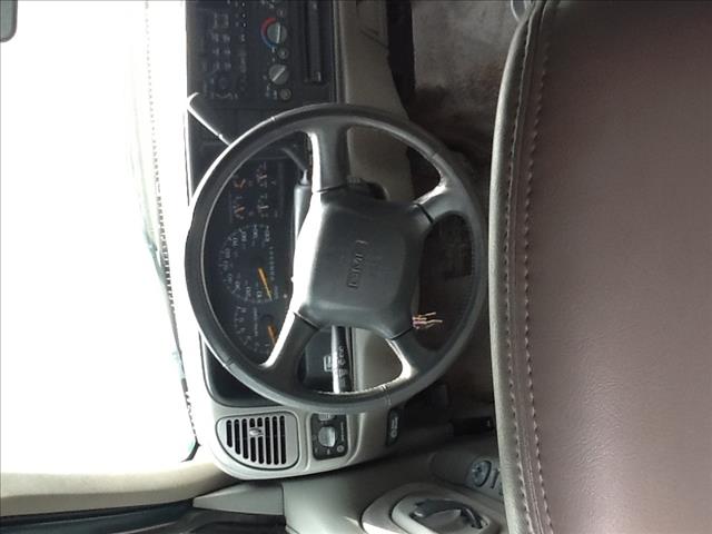 GMC Yukon 1999 photo 3