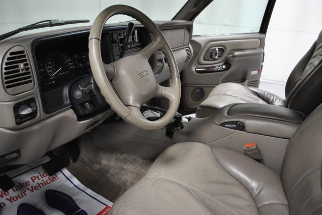 GMC Yukon 1999 photo 1