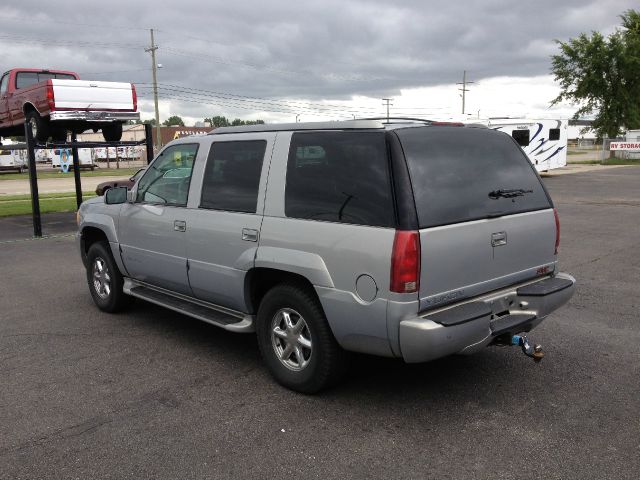 GMC Yukon 1999 photo 4