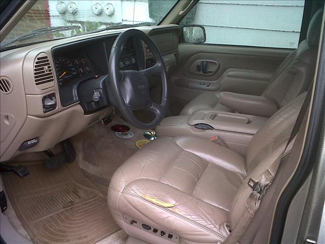 GMC Yukon 1999 photo 2