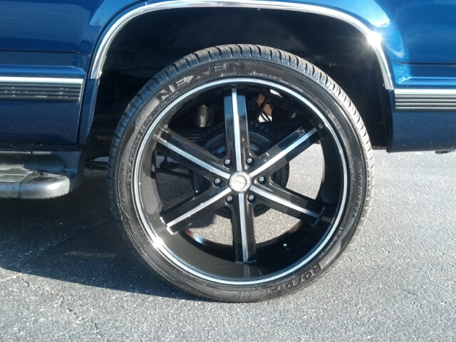 GMC Yukon 1999 photo 3