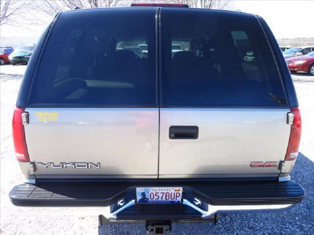 GMC Yukon 1999 photo 17