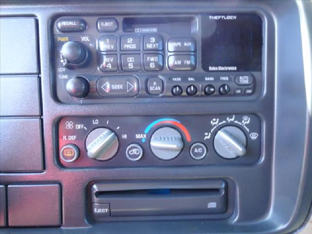 GMC Yukon 1999 photo 3