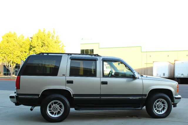 GMC Yukon 1999 photo 3
