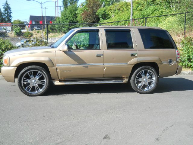 GMC Yukon 1999 photo 3