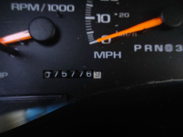 GMC Yukon 1999 photo 28