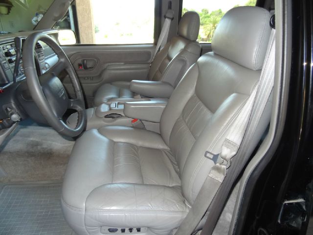 GMC Yukon 1999 photo 29