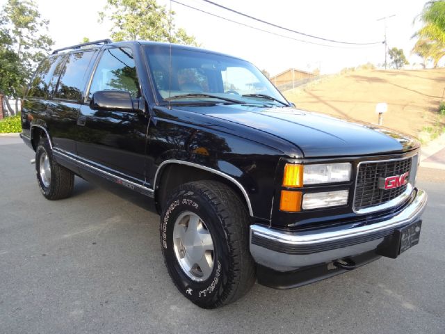 GMC Yukon 1999 photo 46