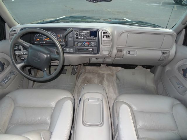 GMC Yukon 1999 photo 70