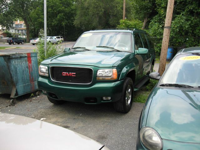GMC Yukon 1999 photo 3