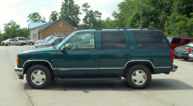 GMC Yukon 4x4 Crew Cab LE SUV