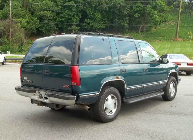 GMC Yukon 1999 photo 3
