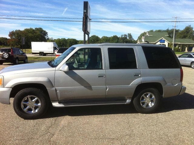 GMC Yukon 1999 photo 1