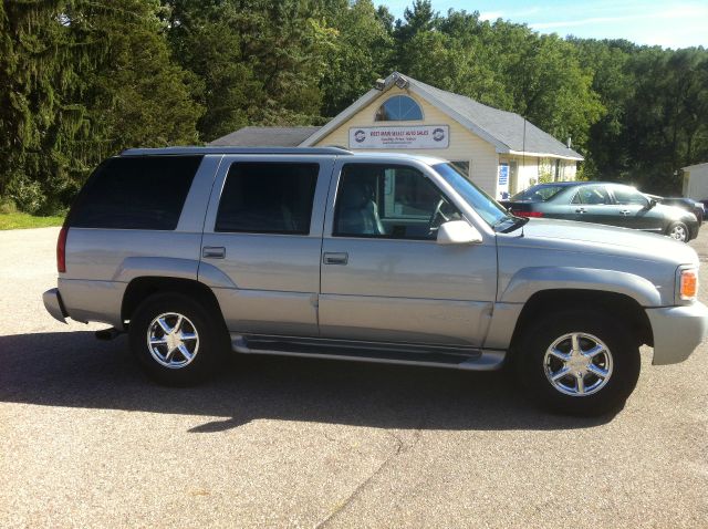 GMC Yukon 1999 photo 3