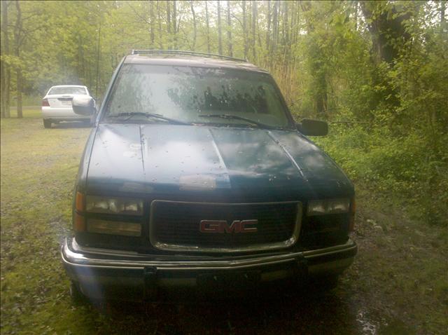 GMC Yukon 1999 photo 1
