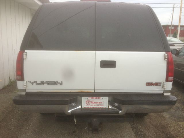 GMC Yukon 1999 photo 3