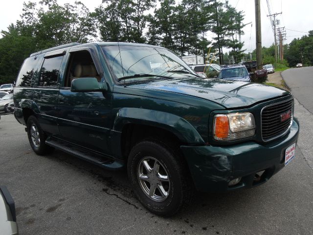 GMC Yukon 2000 photo 1