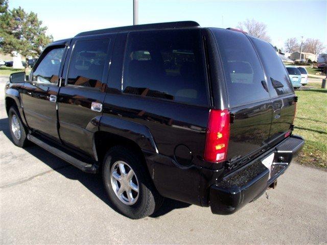GMC Yukon 2000 photo 1