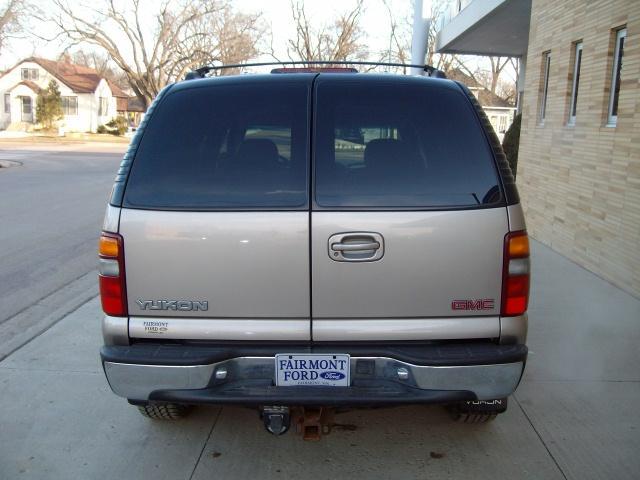 GMC Yukon 2000 photo 1