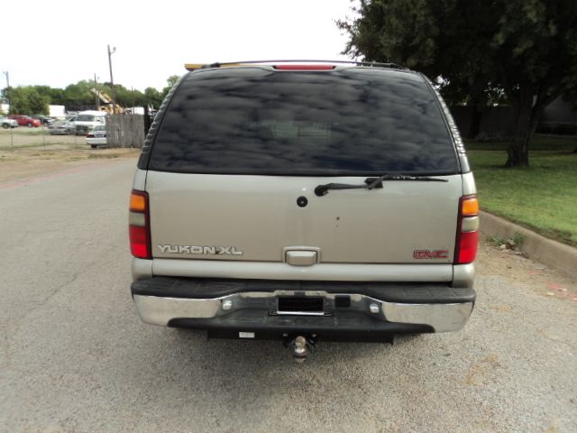 GMC Yukon 2000 photo 4
