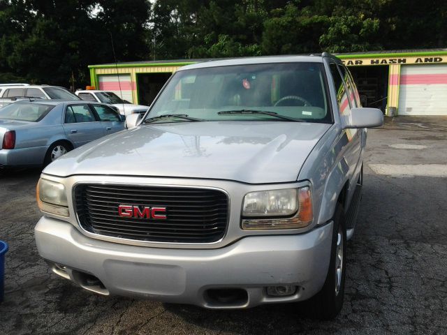 GMC Yukon 2000 photo 1