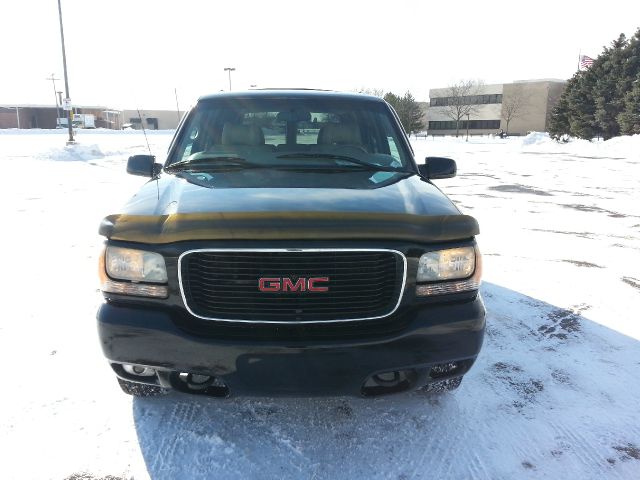 GMC Yukon 2000 photo 2