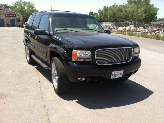 GMC Yukon 2000 photo 1