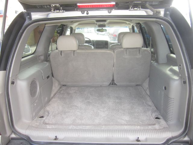 GMC Yukon 2000 photo 2