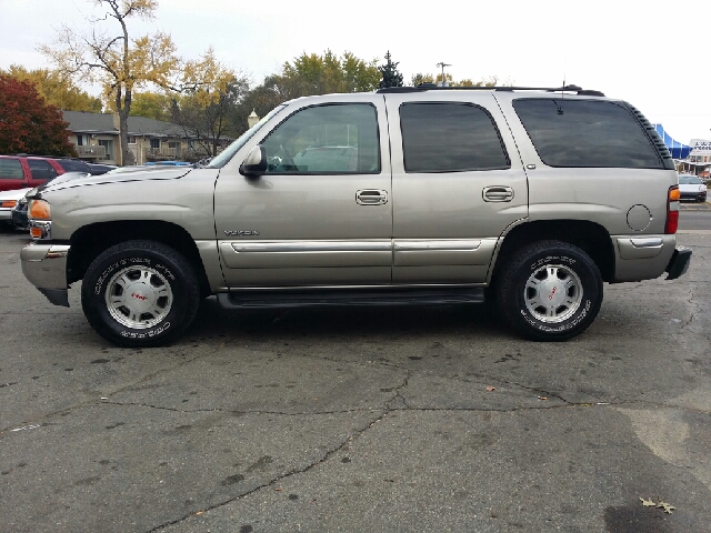 GMC Yukon 2001 photo 2