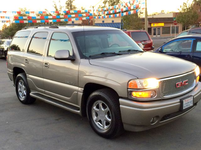 GMC Yukon 2001 photo 1