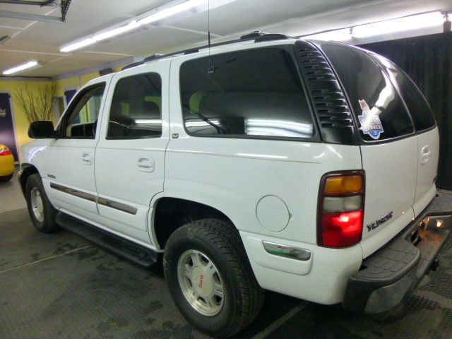 GMC Yukon 2001 photo 1