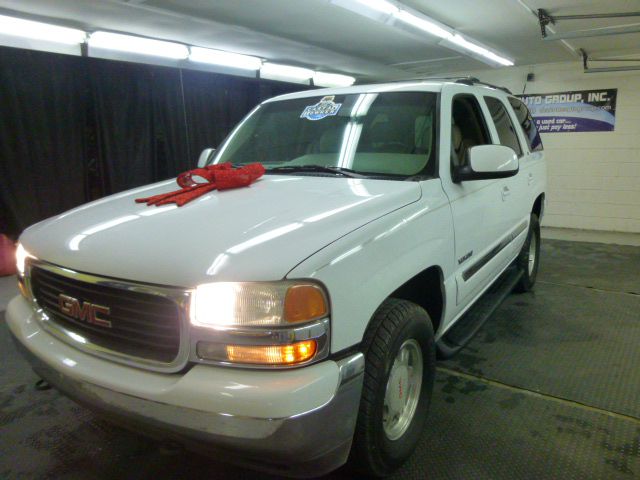 GMC Yukon 2001 photo 2