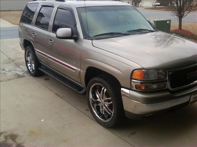 GMC Yukon 2001 photo 1