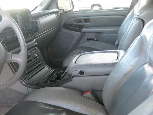 GMC Yukon 2001 photo 1