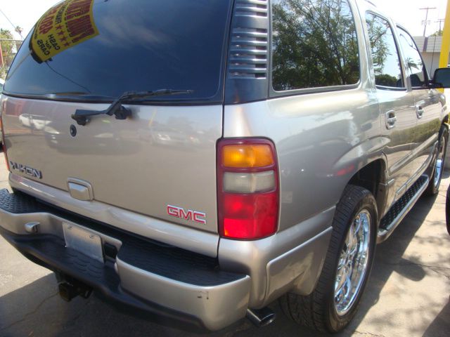 GMC Yukon 2001 photo 1