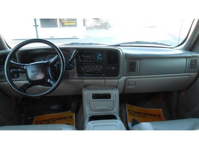 GMC Yukon 2002 photo 2