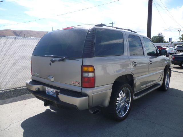 GMC Yukon 2002 photo 3