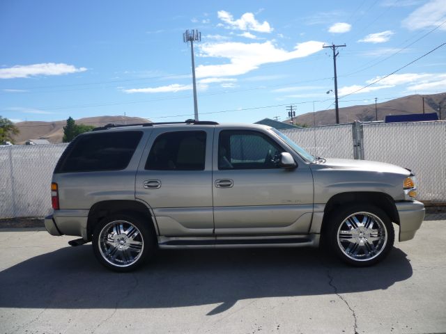 GMC Yukon 2002 photo 4