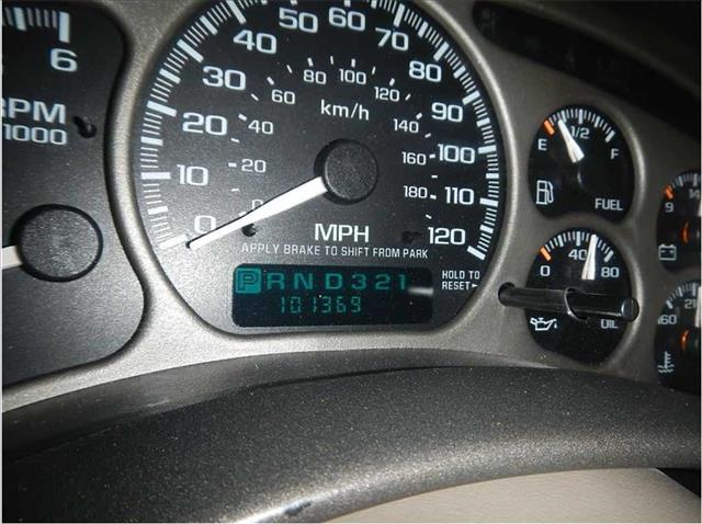 GMC Yukon 2002 photo 2