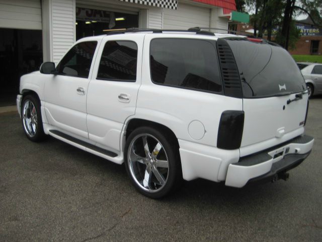 GMC Yukon 2002 photo 24