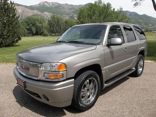 GMC Yukon 2002 photo 2