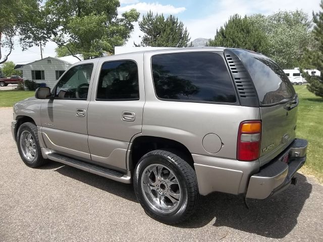 GMC Yukon 2002 photo 3