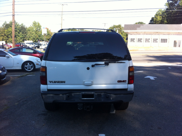 GMC Yukon 2002 photo 1