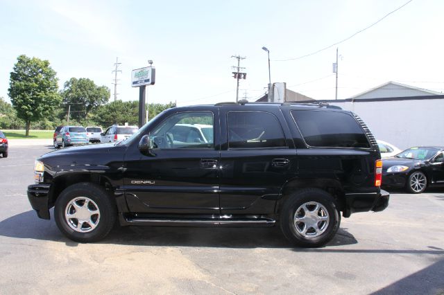 GMC Yukon 2002 photo 1