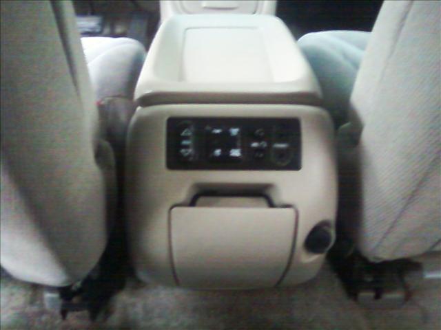 GMC Yukon 2002 photo 2