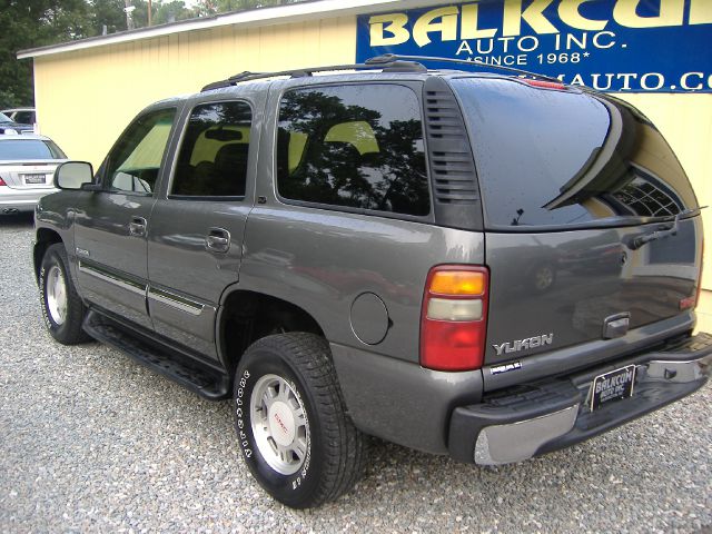 GMC Yukon 2002 photo 3