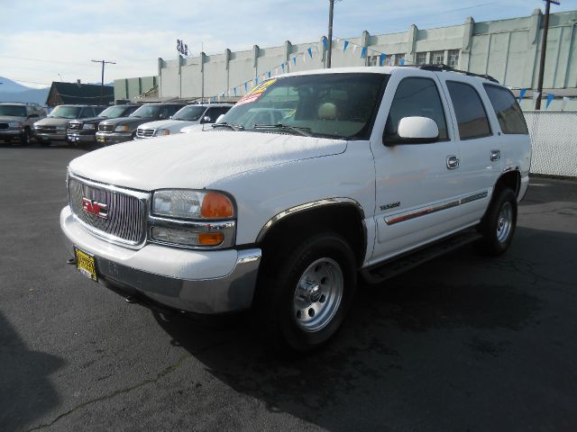 GMC Yukon 2002 photo 2