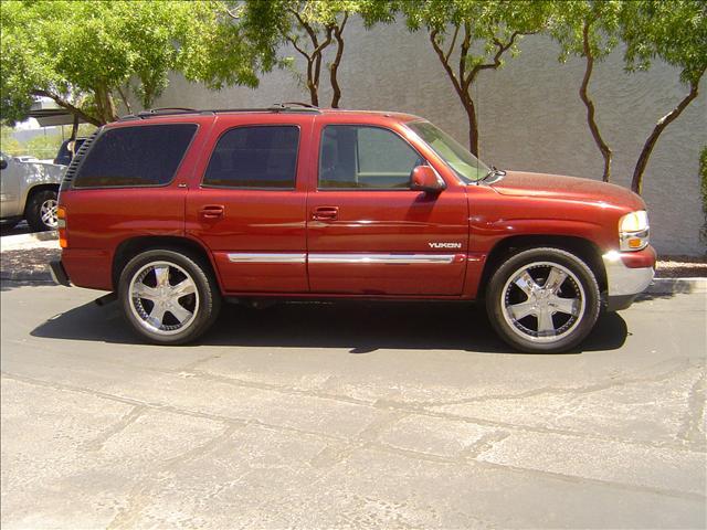 GMC Yukon 2002 photo 2