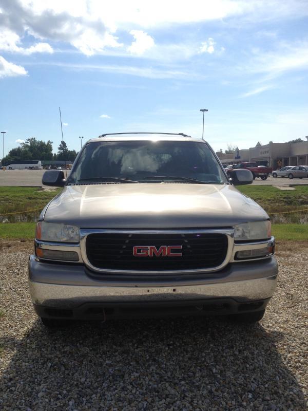 GMC Yukon 2002 photo 2